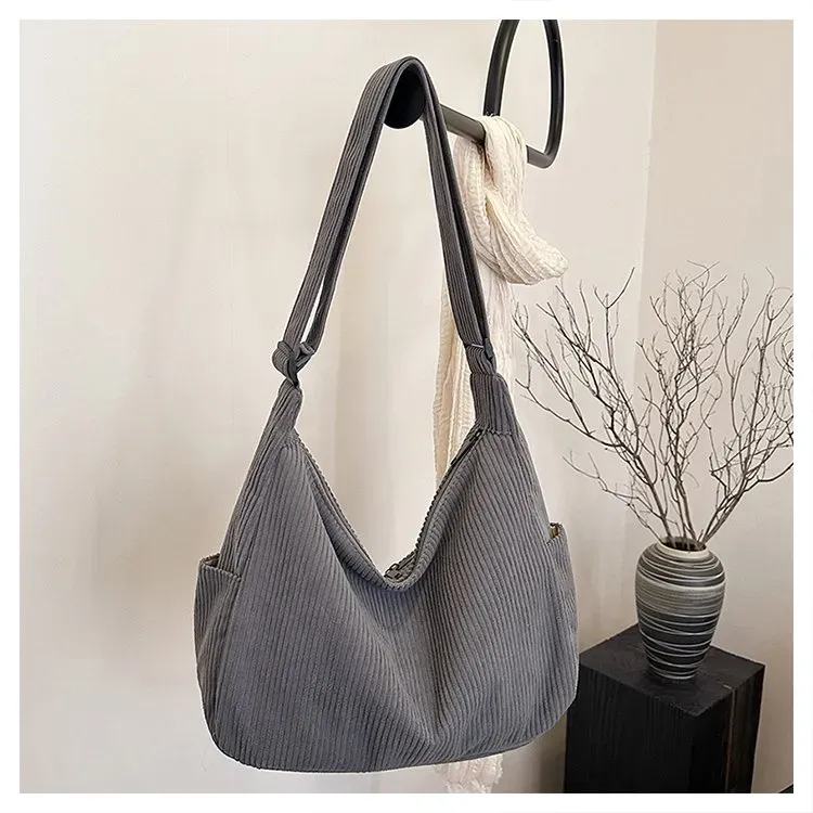 Tas Selempang Wanita Bahan PU Sintetis Polos Warna Hitam Model Hobo Tali Lebar Grosir Import