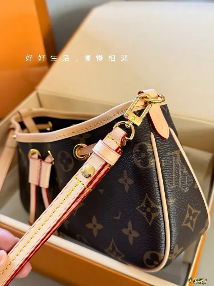 Tas Selempang Wanita Bahan Kain Motif Print Warna Merah Bentuk Kotak Tali Lebar Grosir Import