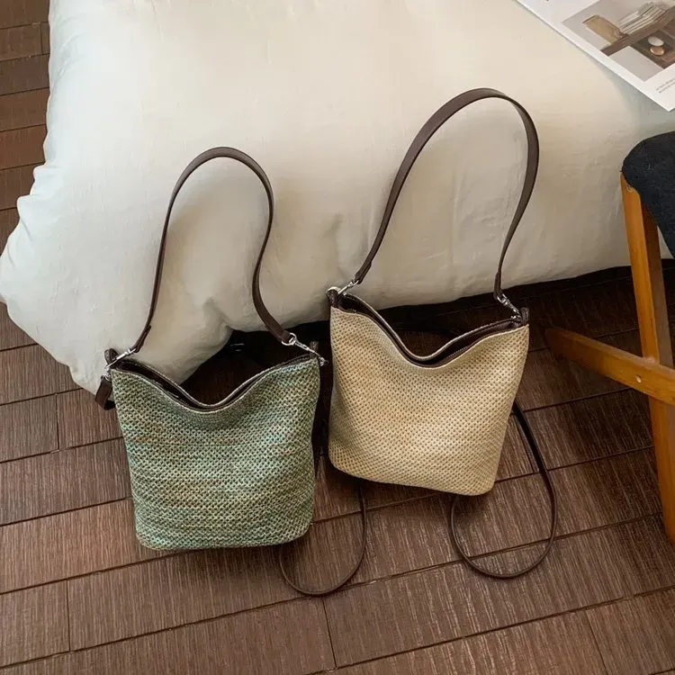 Tas Bucket Wanita Bahan PU Sintetis Polos Warna Biru Bentuk Bucket Tali Lebar Grosir Import