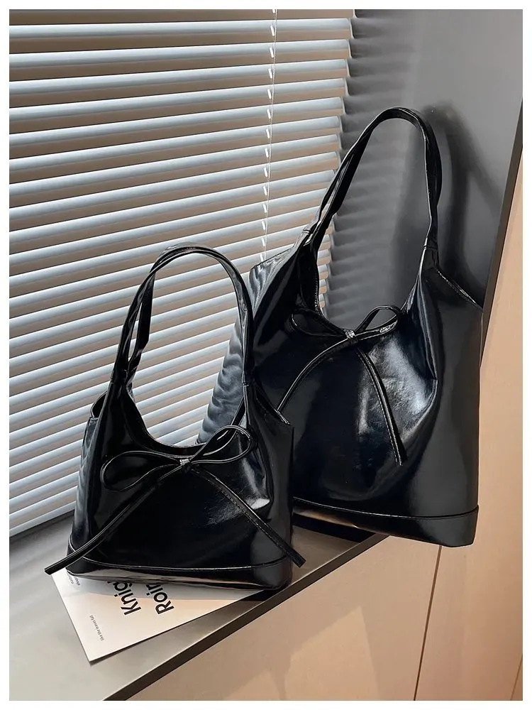 Tas Bucket Wanita Bahan PU Sintetis Polos Warna Hitam Bentuk Bucket Tali Serut Grosir Import