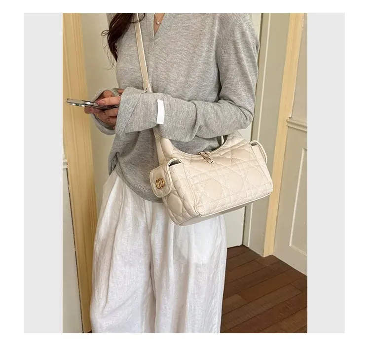 Tas Selempang Wanita Bahan PU Sintetis Model Quilted Warna Putih Model Hobo Tali Stok Grosir
