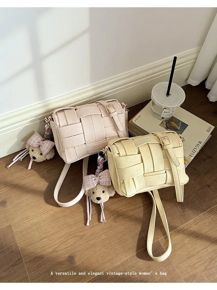Tas Selempang Wanita Bahan PU Sintetis Model Quilted Warna Pink Bentuk Kotak Model Flap Grosir