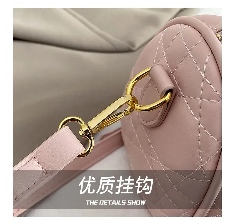 Tas Selempang Wanita Bahan PU Sintetis Model Quilted Warna Pink Bentuk Bulat Grosir Import