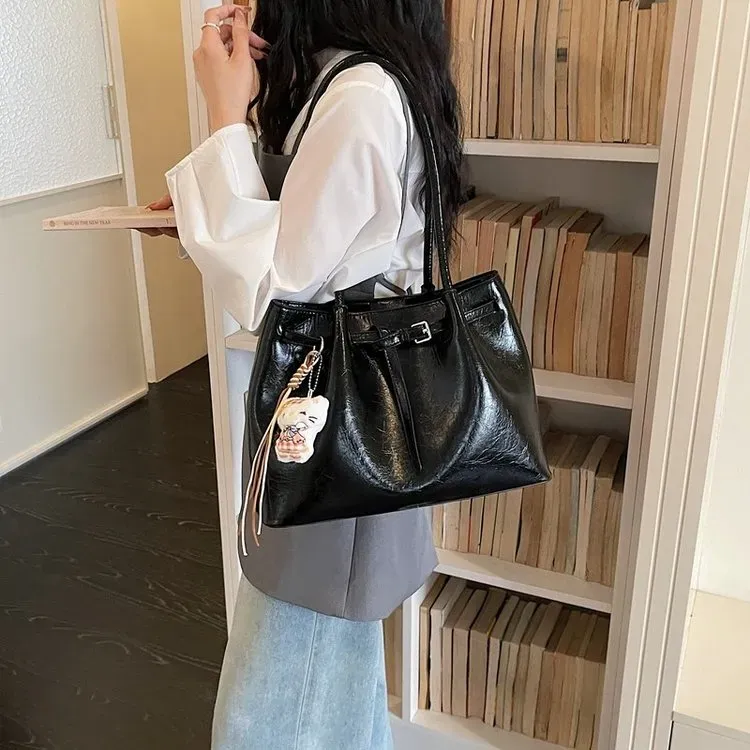 Tas Selempang Wanita Bahan PU Sintetis Polos Warna Putih Bentuk Kotak Tali untuk Reseller