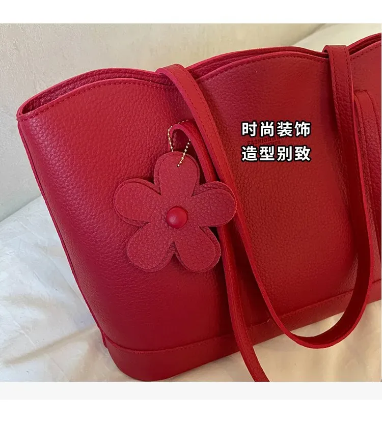 Tas Selempang Wanita Bahan PU Sintetis Polos Warna Merah Bentuk Kotak Tali Lebar Resleting