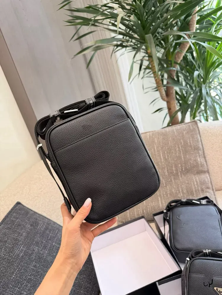 Tas Selempang Pria Bahan Kain Polos Warna Hitam Bentuk Kotak Tali Panjang Koleksi Reseller