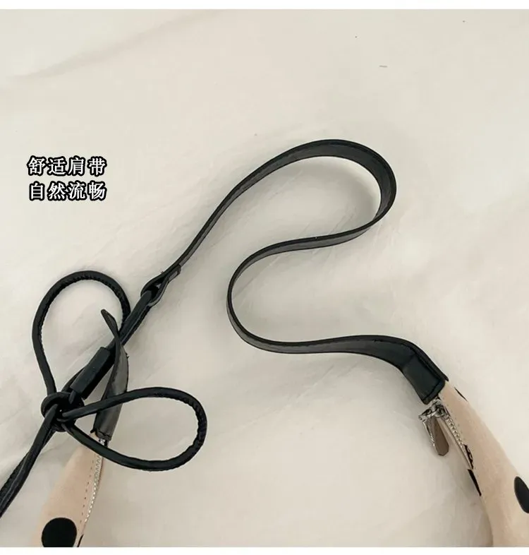 Tas Selempang Wanita Bahan PU Sintetis Motif Polkadot Warna Hitam Model Hobo Stok Grosir