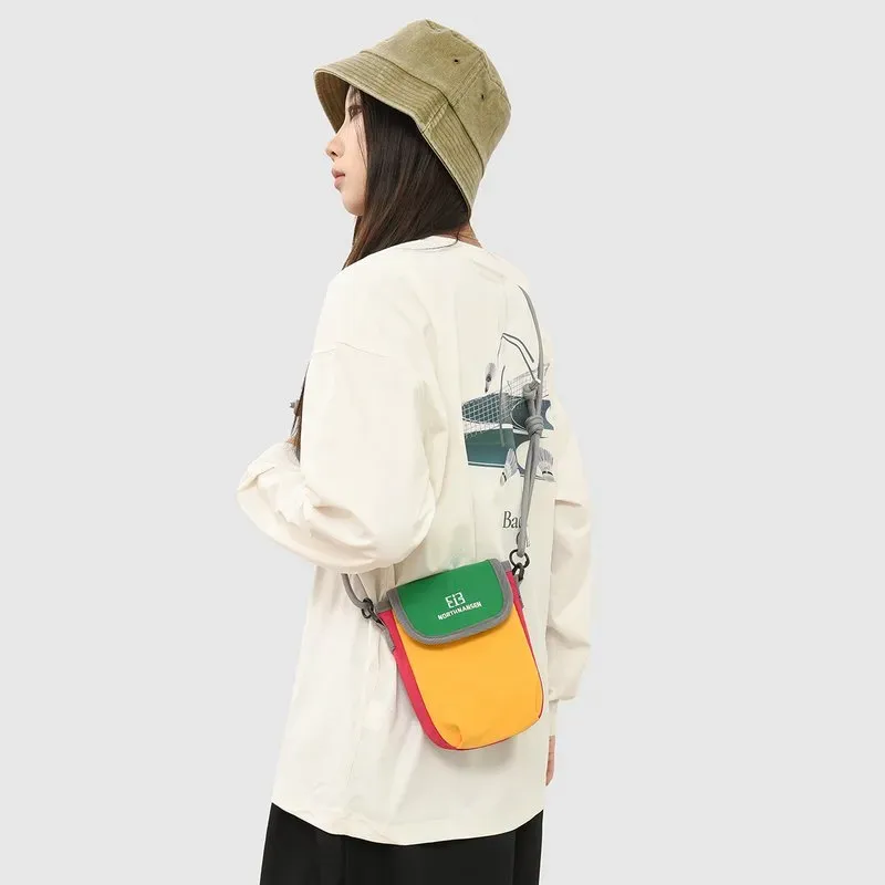 Tas Selempang Wanita Bahan Nylon Polos Bentuk Kotak Tali Panjang Resleting Pilihan Reseller