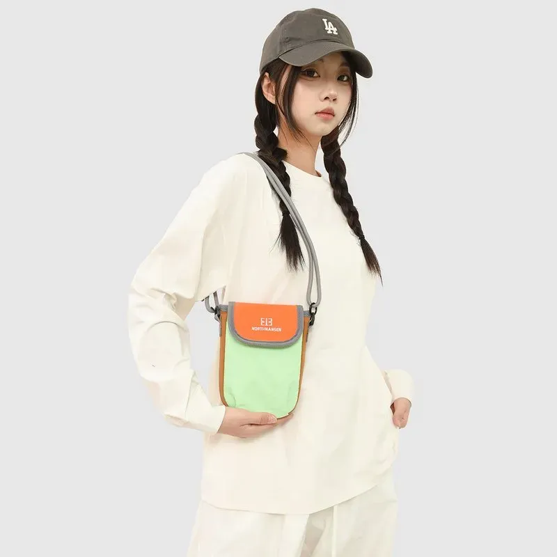 Tas Selempang Wanita Bahan Nylon Polos Bentuk Kotak Tali Panjang Resleting Pilihan Reseller