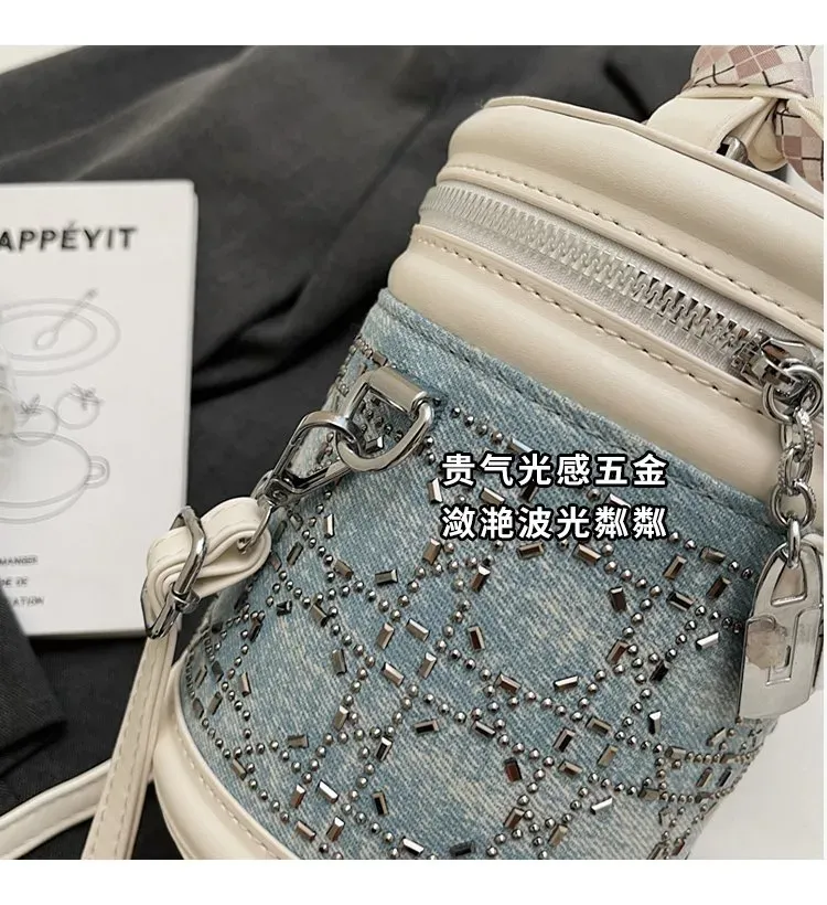 Tas Selempang Wanita Bahan PU Sintetis Motif Print Warna Putih Bentuk Bulat Tali Resleting