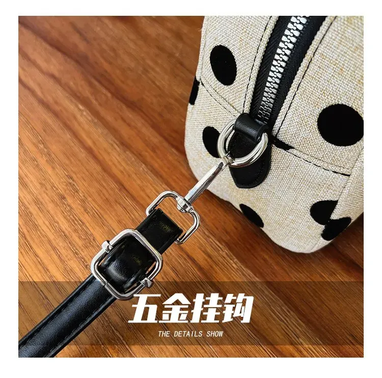 Tas Selempang Wanita Bahan PU Sintetis Motif Polkadot Warna Hitam Bentuk Bulat Stok Grosir