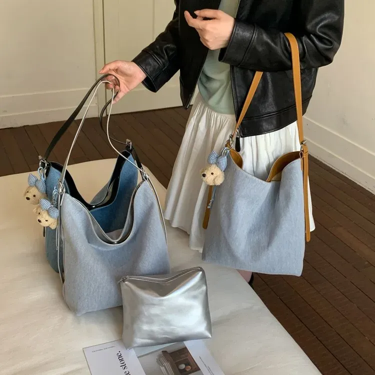 Tas Selempang Wanita Bahan PU Sintetis Polos Warna Hitam Bentuk Kotak Tali Dengan Gantungan
