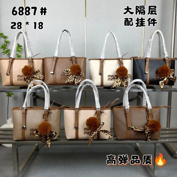 Tas Selempang Wanita Bahan PU Sintetis Polos Warna Beige Bentuk Kotak Tali Lebar Resleting