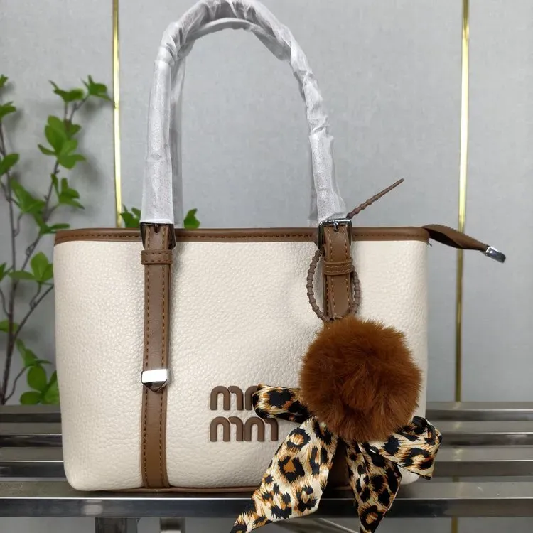 Tas Selempang Wanita Bahan PU Sintetis Polos Warna Beige Bentuk Kotak Tali Lebar Resleting