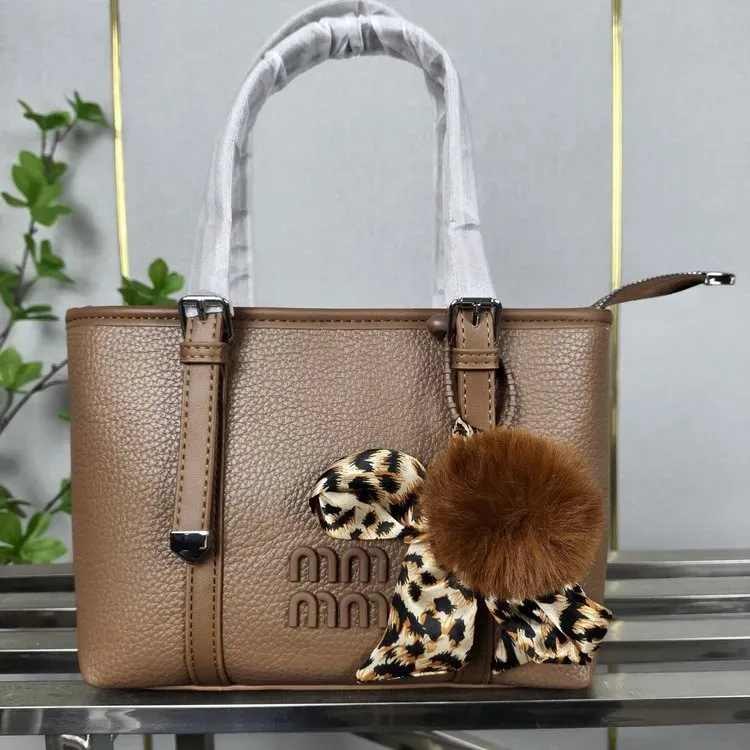 Tas Selempang Wanita Bahan PU Sintetis Polos Warna Beige Bentuk Kotak Tali Lebar Resleting