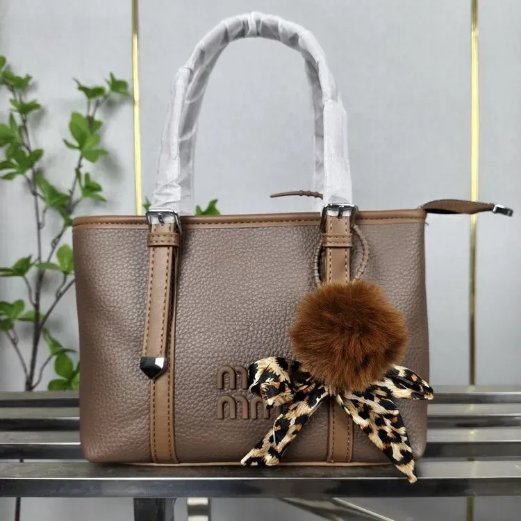 Tas Selempang Wanita Bahan PU Sintetis Polos Warna Beige Bentuk Kotak Tali Lebar Resleting