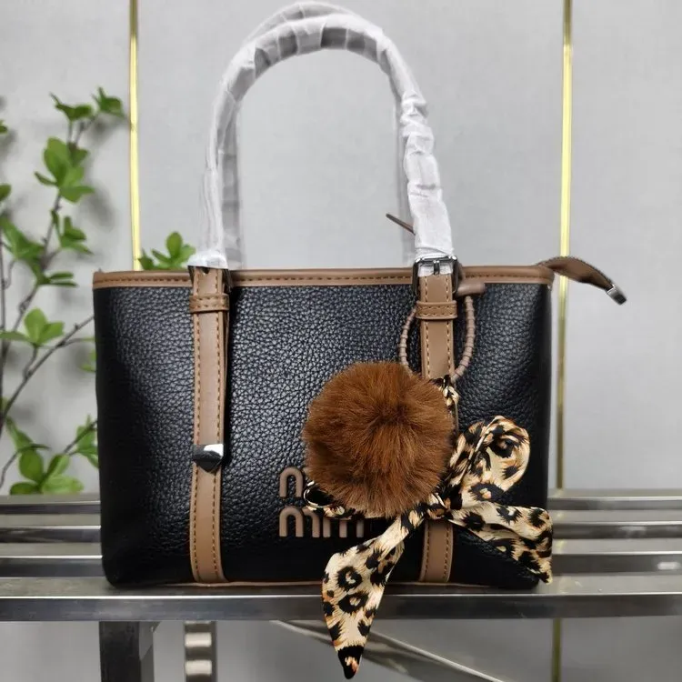 Tas Selempang Wanita Bahan PU Sintetis Polos Warna Beige Bentuk Kotak Tali Lebar Resleting