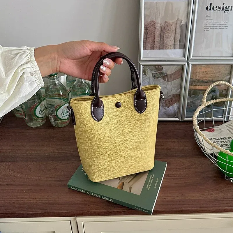 Tas Selempang Wanita Bahan PU Sintetis Polos Warna Hitam Bentuk Kotak Tali Katalog Grosir