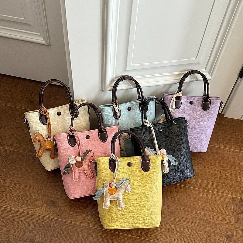 Tas Selempang Wanita Bahan PU Sintetis Polos Warna Hitam Bentuk Kotak Tali Katalog Grosir