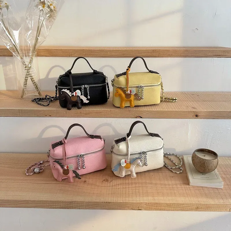 Tas Selempang Wanita Bahan PU Sintetis Polos Warna Hitam Bentuk Kotak Tali Katalog Grosir
