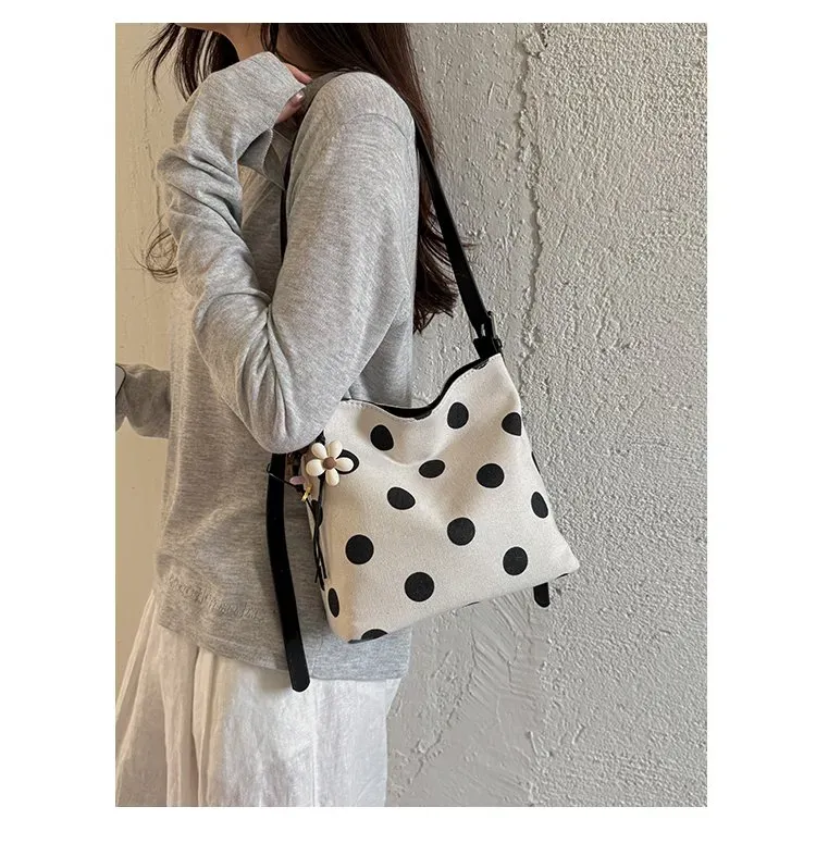 Tas Selempang Wanita Bahan PU Sintetis Motif Polkadot Model Hobo Tali Panjang Grosir Import