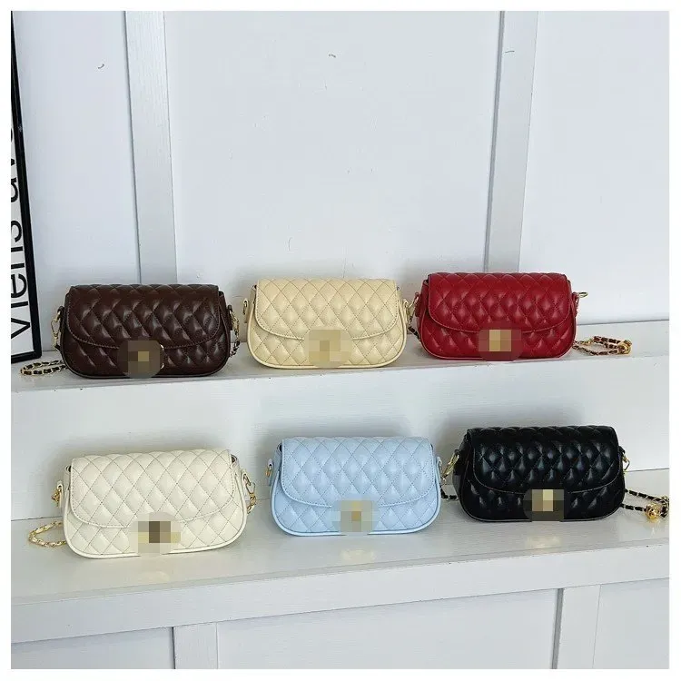 Tas Selempang Wanita Bahan PU Sintetis Model Quilted Warna Hitam Bentuk Kotak Harga Grosir