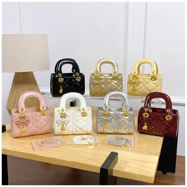 Tas Selempang Wanita Bahan PU Sintetis Model Quilted Warna Hitam Bentuk Kotak Harga Grosir kategori tas selempang grosir