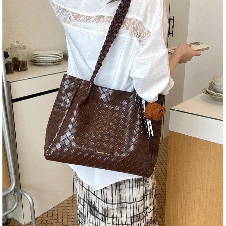 Tas Selempang Wanita Bahan PU Sintetis Model Quilted Bentuk Kotak Tali Lebar Grosir Import
