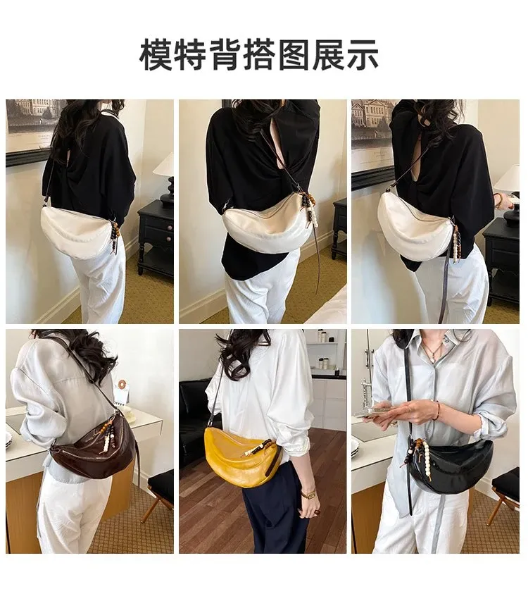 Tas Selempang Wanita Bahan PU Sintetis Polos Warna Hitam Bentuk Crescent Tali Dengan Gantungan