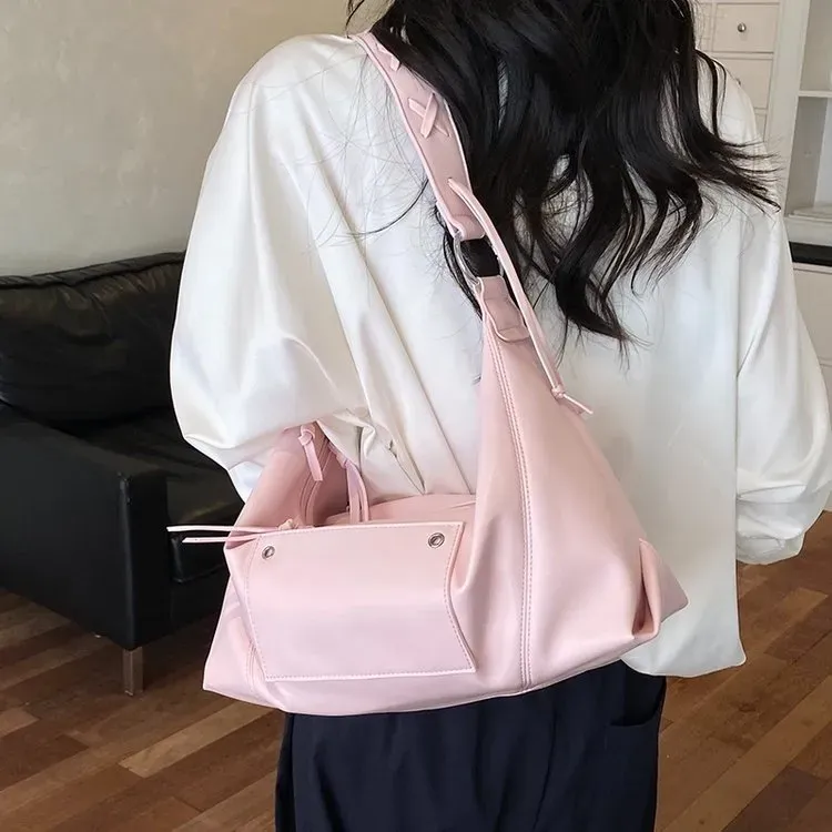 Tas Selempang Wanita Bahan PU Sintetis Polos Bentuk Kotak Tali Lebar Resleting Stok Grosir