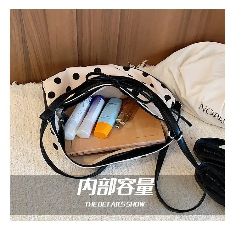 Tas Selempang Wanita Bahan PU Sintetis Motif Polkadot Bentuk Crescent Tali Grosir Import