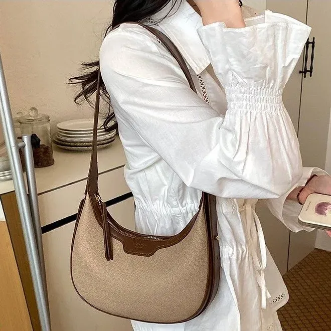 Tas Selempang Wanita Bahan PU Sintetis Polos Warna Hitam Bentuk Kotak Tali Resleting Grosir