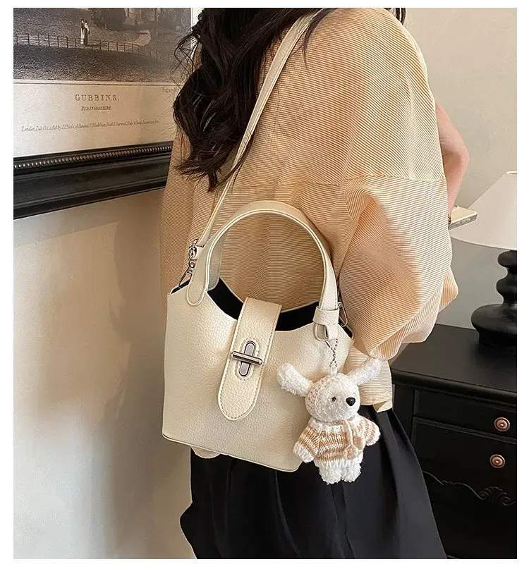 Tas Selempang Wanita Bahan PU Sintetis Polos Warna Hitam Bentuk Kotak Tali Resleting Grosir