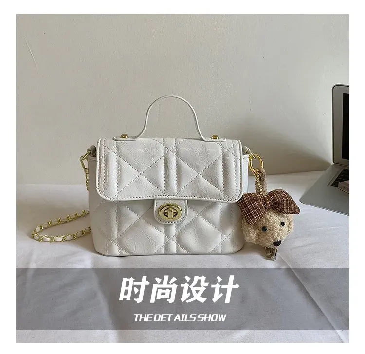 Tas Selempang Wanita Bahan PU Sintetis Model Quilted Warna Hitam Bentuk Kotak Koleksi Reseller