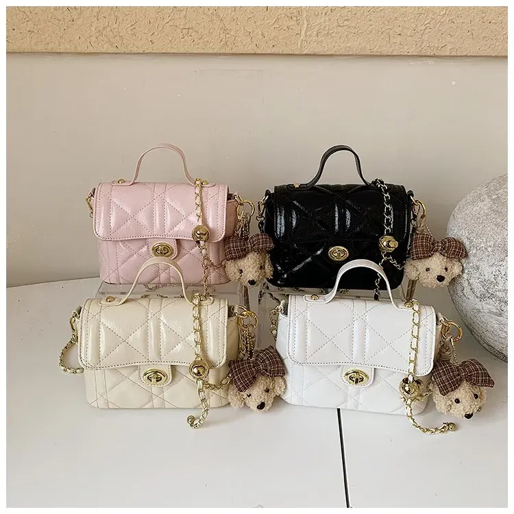 Tas Selempang Wanita Bahan PU Sintetis Model Quilted Warna Hitam Bentuk Kotak Koleksi Reseller