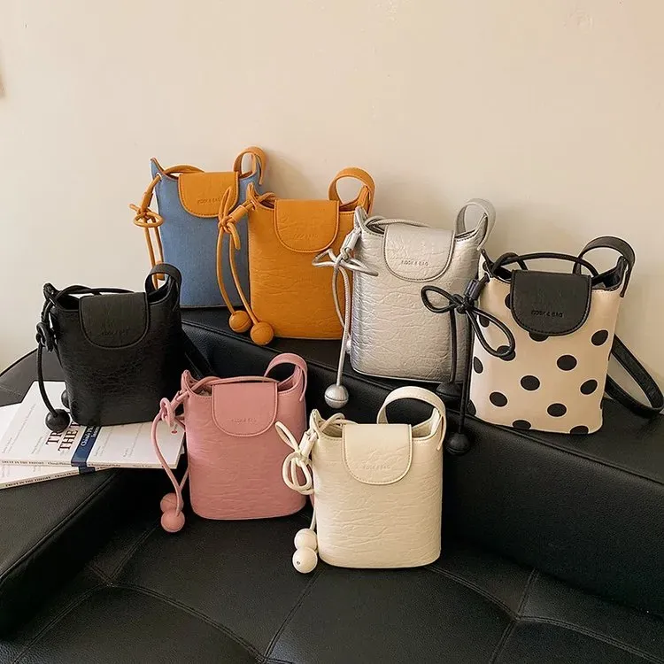 Tas Selempang Wanita Bahan PU Sintetis Motif Polkadot Warna Hitam Bentuk Kotak Koleksi Reseller