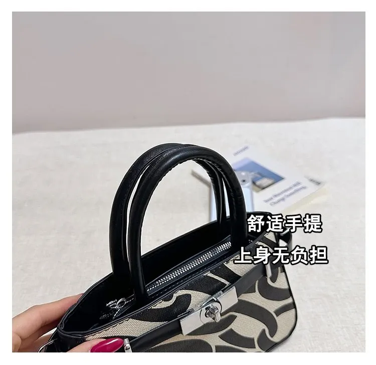 Tas Selempang Wanita Bahan PU Sintetis Motif Print Warna Hitam Bentuk Kotak Tali Harga Grosir