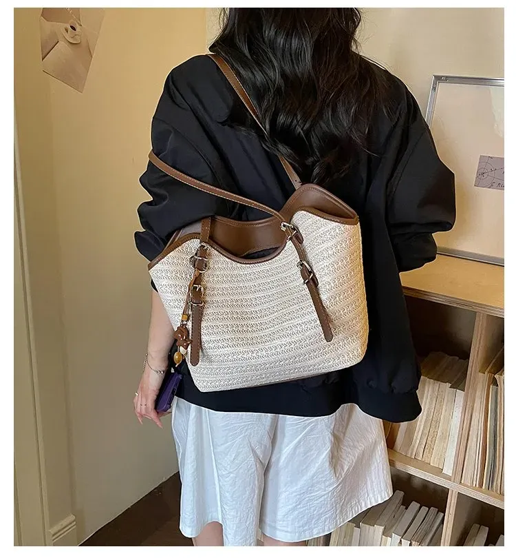 Tas Selempang Wanita Bahan PU Sintetis Polos Bentuk Kotak Tali Lebar Resleting untuk Reseller