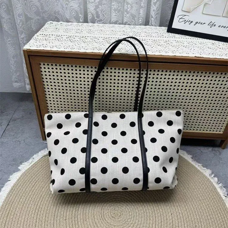 Tas Selempang Wanita Bahan PU Sintetis Motif Polkadot Warna Hitam Bentuk Kotak untuk Toko