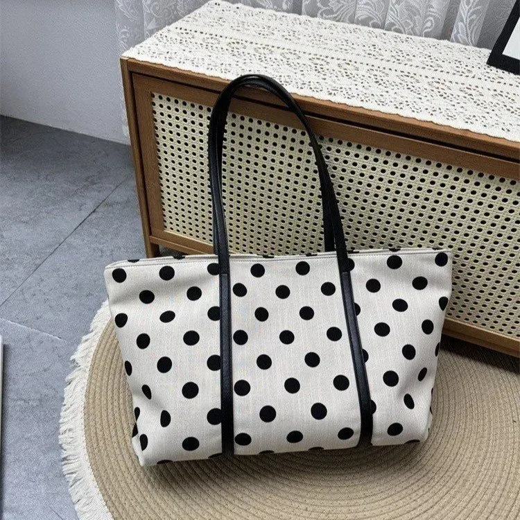 Tas Selempang Wanita Bahan PU Sintetis Motif Polkadot Warna Hitam Bentuk Kotak untuk Toko