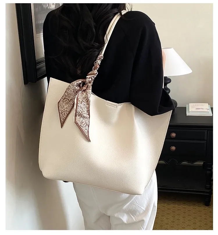 Tas Selempang Wanita Bahan PU Sintetis Polos Warna Hitam Bentuk Kotak Tali Katalog Grosir