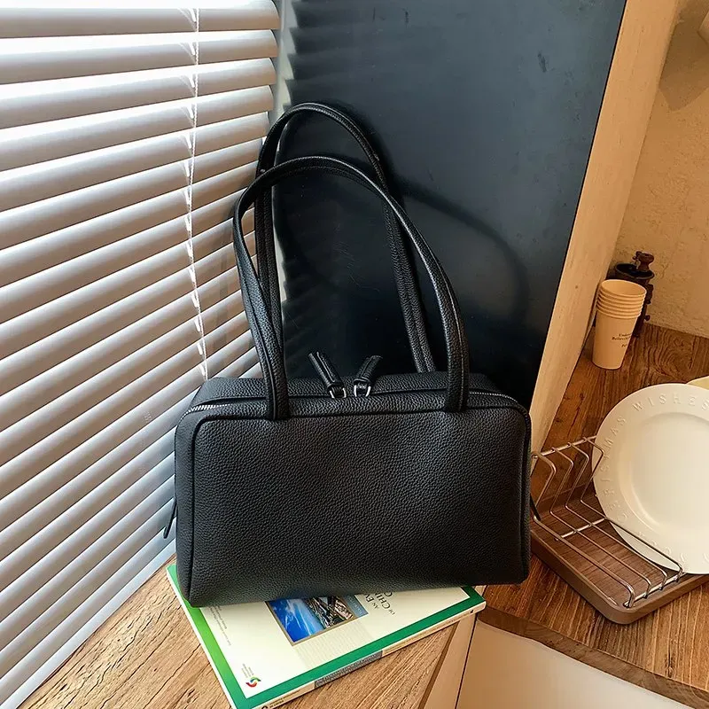 Tas Selempang Wanita Bahan Kain Polos Bentuk Kotak Tali Panjang Resleting Grosir Import