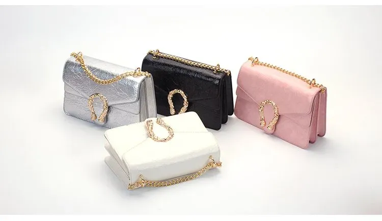 Tas Selempang Wanita Bahan PU Sintetis Model Quilted Warna Hitam Bentuk Kotak Model Flap
