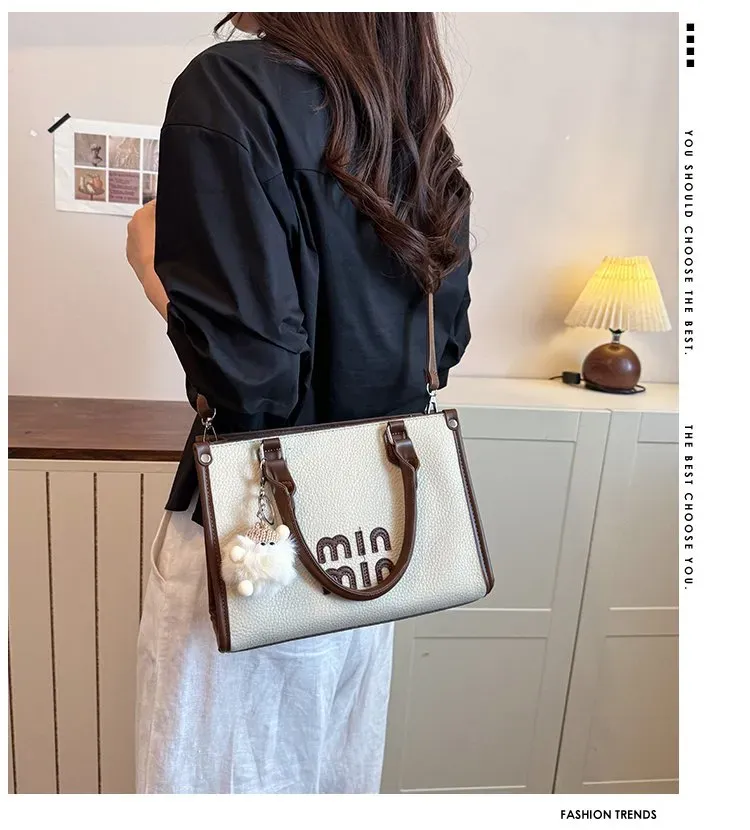 Tas Selempang Wanita Bahan PU Sintetis Polos Warna Hitam Bentuk Kotak Tali Resleting Grosir