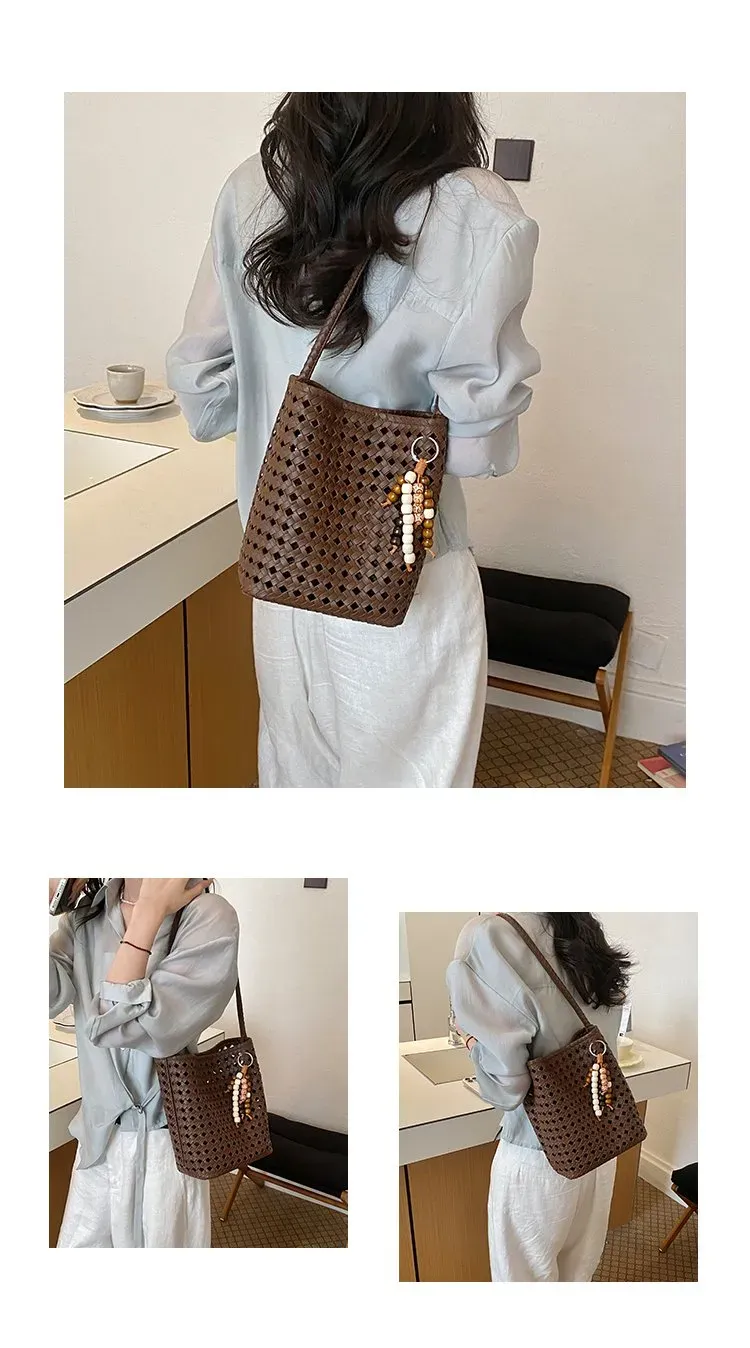Tas Bucket Wanita Bahan PU Sintetis Motif Print Warna Hitam Bentuk Bucket Tali Katalog Grosir