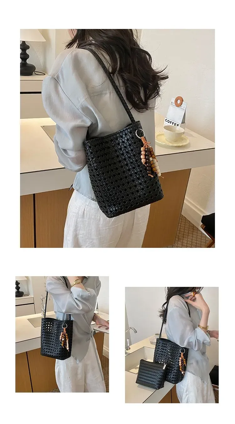 Tas Bucket Wanita Bahan PU Sintetis Motif Print Warna Hitam Bentuk Bucket Tali Katalog Grosir