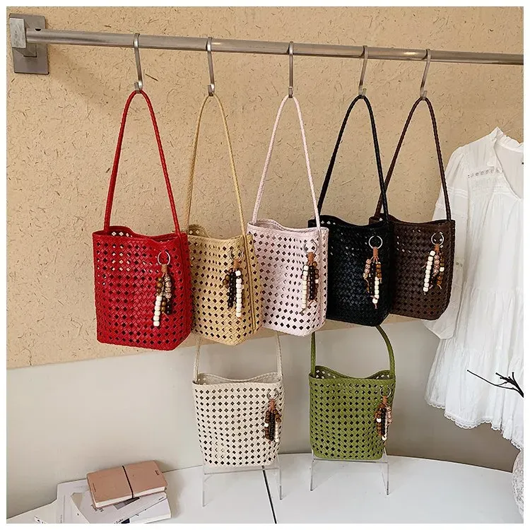 Tas Bucket Wanita Bahan PU Sintetis Motif Print Warna Hitam Bentuk Bucket Tali Katalog Grosir