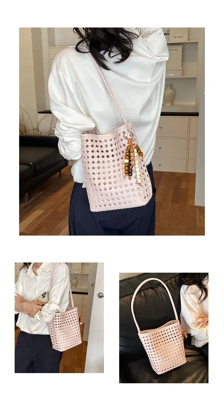 Tas Bucket Wanita Bahan PU Sintetis Motif Print Warna Hitam Bentuk Bucket Tali Katalog Grosir