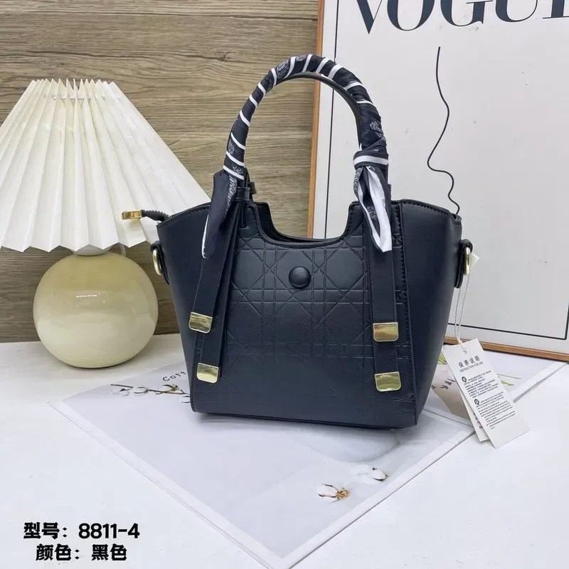 Tas Selempang Wanita Bahan PU Sintetis Motif Print Warna Hitam Bentuk Kotak Tali Resleting