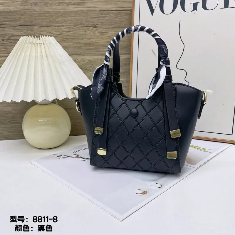 Tas Selempang Wanita Bahan PU Sintetis Motif Print Warna Hitam Bentuk Kotak Tali Resleting